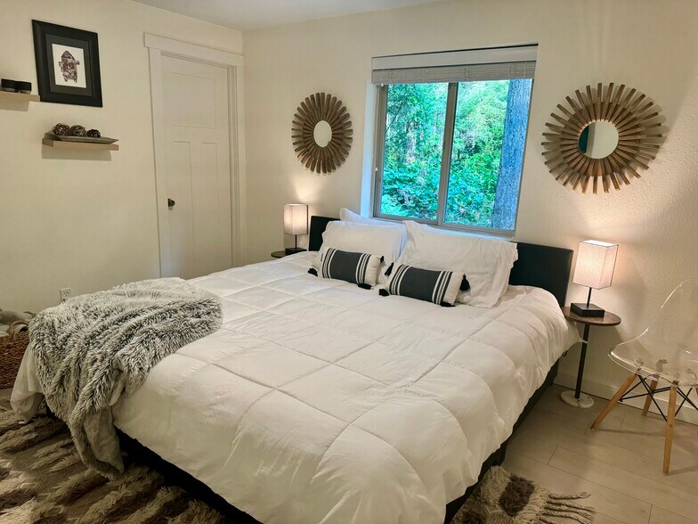 Bedroom 1 - 11124 Juniper Pl