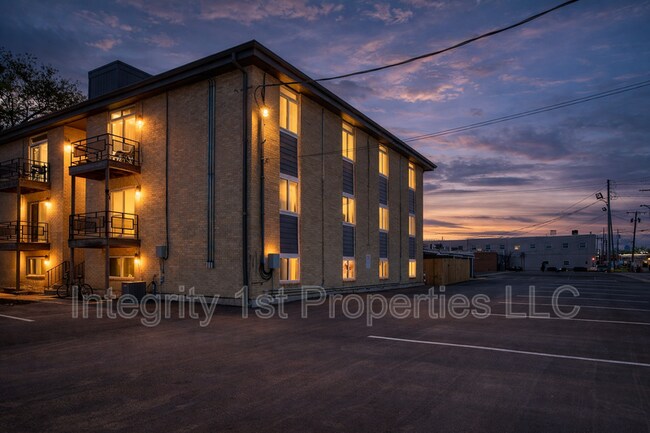 Building Photo - 2114 Swift St