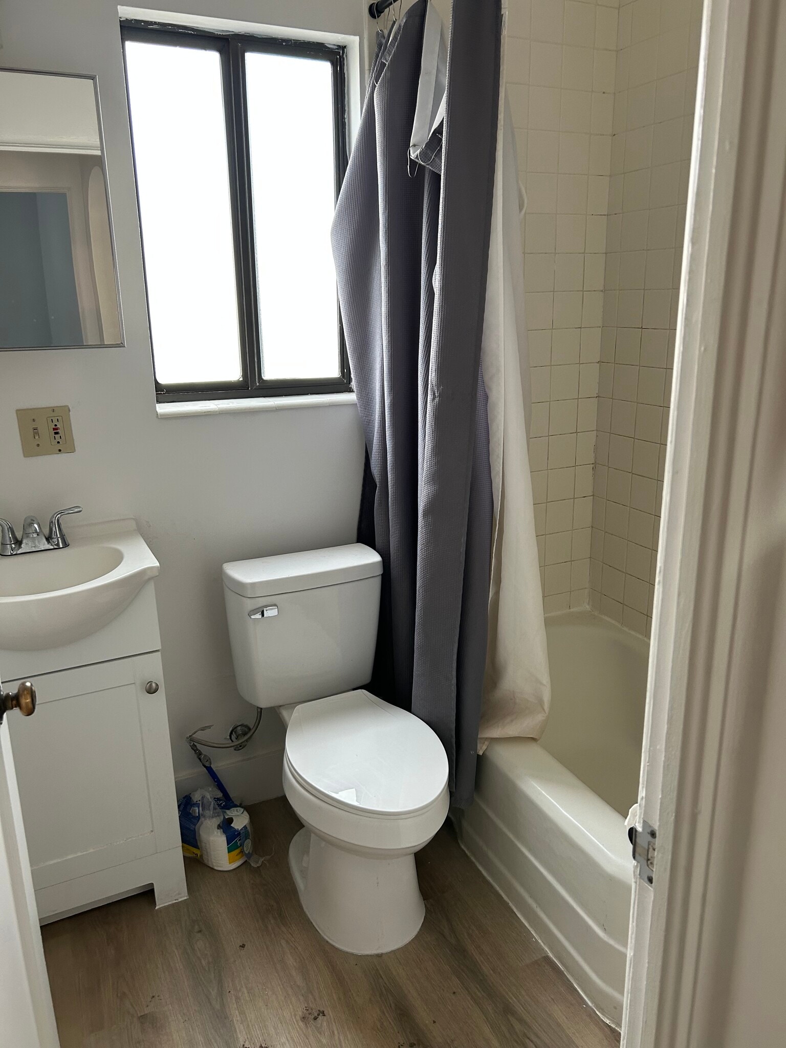 Building Photo - 355 W 200 N