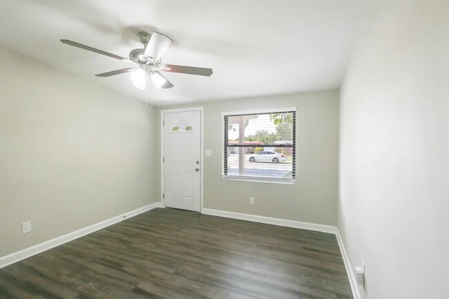 Building Photo - 6813 Tuttle St