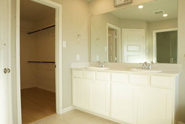 Building Photo - 11215 Pavonia Creek Ct