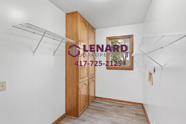 Building Photo - 2242 W Colgate St