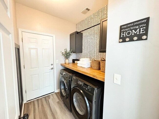 Building Photo - 2514 Camata Way