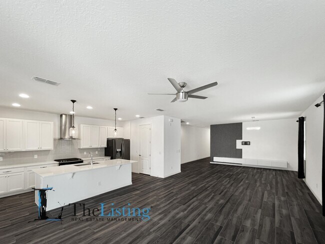 Building Photo - 14359 Shocklach Dr