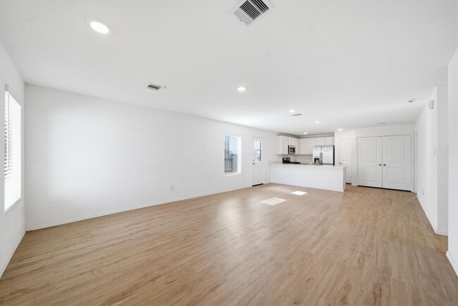 Building Photo - 7335 Greenbriar Cayon Ln