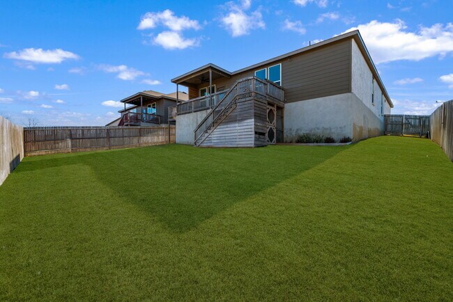 Building Photo - 610 Ridgehorn Dr