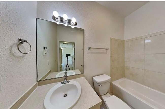 Building Photo - 17364 Barbara Dr