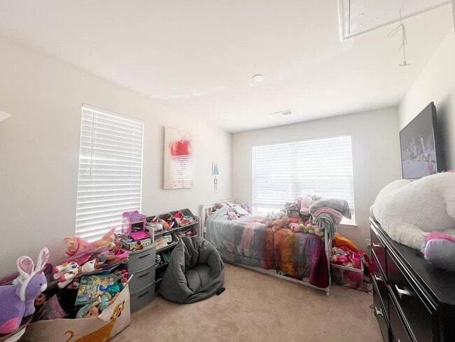 Building Photo - 100 Lilywood Ct