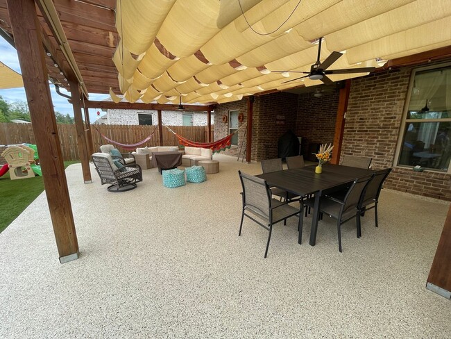 Building Photo - Gorgeous 3 Bedroom Home in Lucien Fields - Only 5 Years Old!