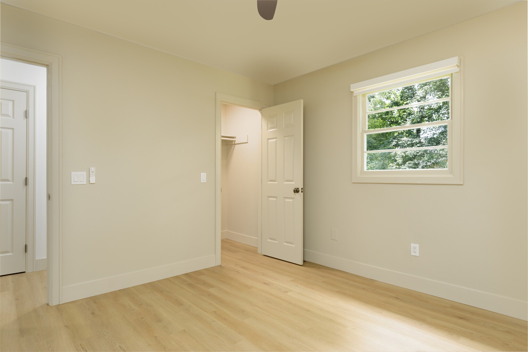 Building Photo - 2447 Delta Ct