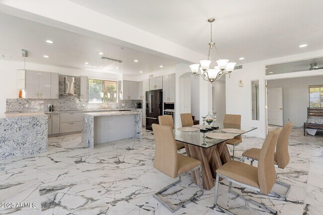 Building Photo - 11525 E Desert Willow Dr