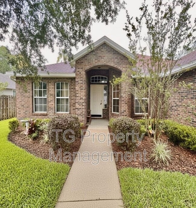 Building Photo - 1449 Blue Heron Ln N