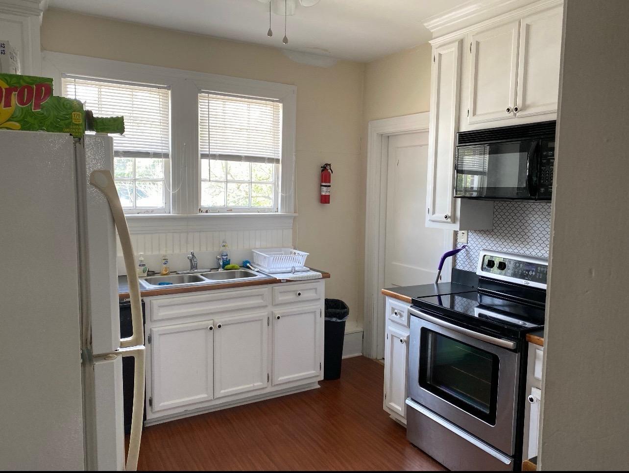 Kitchen - 403 S Library St