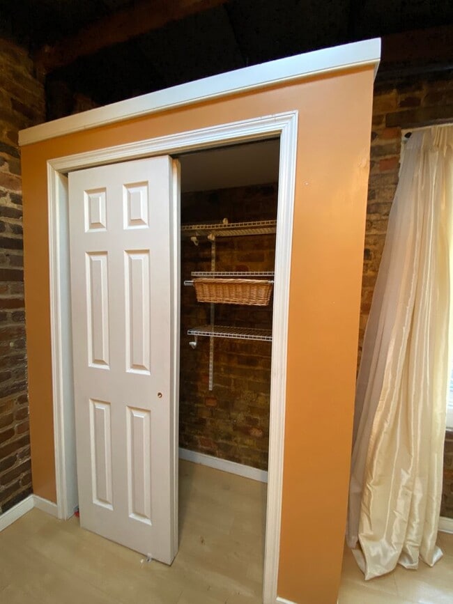 Building Photo - 17 1/2 N 17th