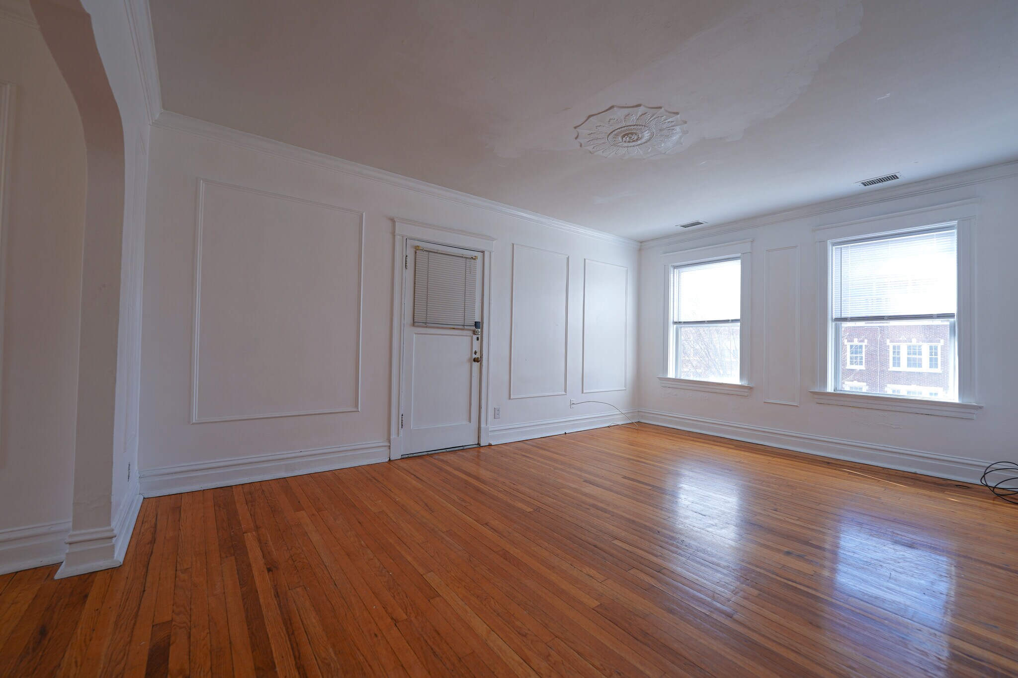 Building Photo - 724 Heman Ave