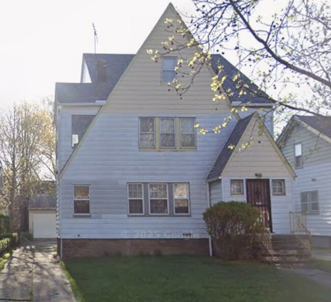 Building Photo - 3863 E 154th St