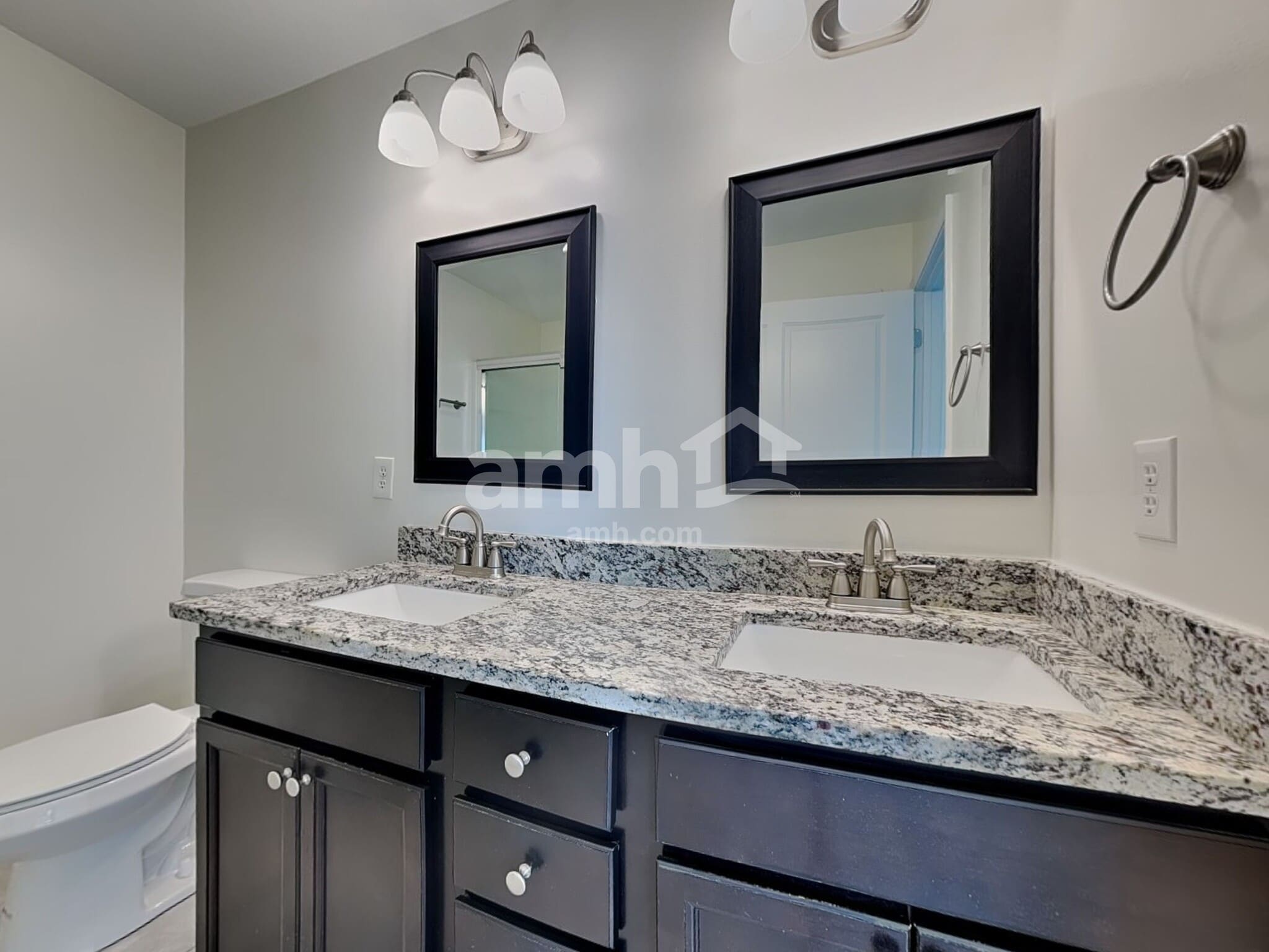 Building Photo - 1617 Silver Spur Ln