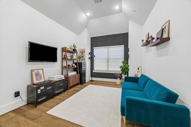 Building Photo - 9009 Wellspring Dr