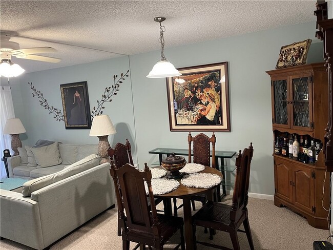 Building Photo - 600 Royal Palm Pl