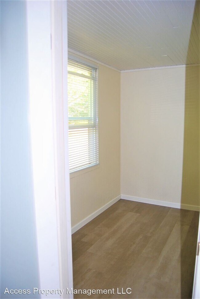 Building Photo - 3 br, 1 bath House - 31696 SW Bald Peak Rd