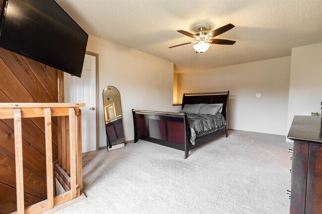 Building Photo - 250 El Dorado Blvd