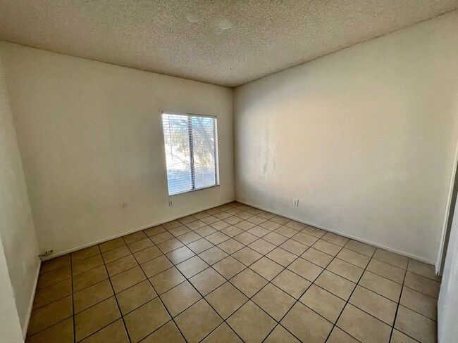 Building Photo - 73433 Sun Valley Dr