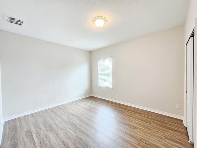 Building Photo - 12754 Garridan Ave