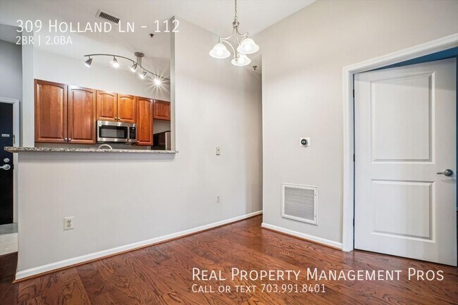 Building Photo - 309 Holland Ln