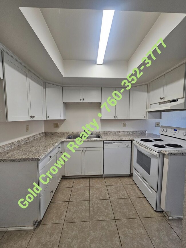 Building Photo - 2 bedroom Condo for Rent