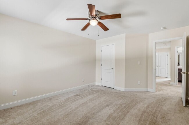 Building Photo - 5 Bedrooms in the heart of Summerfield!