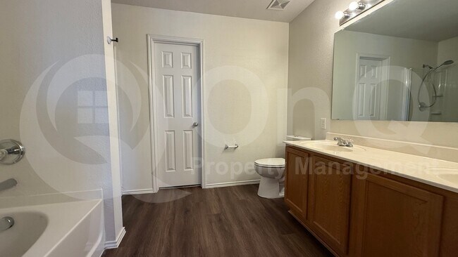 Building Photo - 616 Timberhaven Terrace