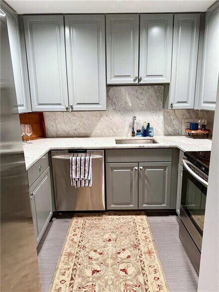 Building Photo - 195 14th St NE