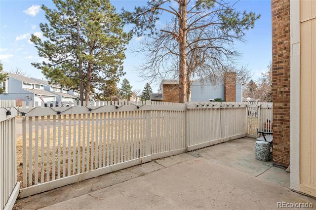 Building Photo - 2754 S Kenton Ct
