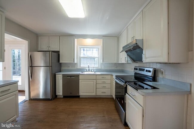 Building Photo - 8209 Mockingbird Dr