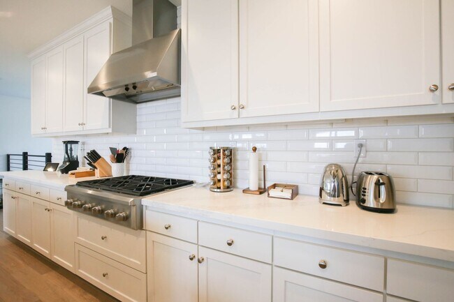 Building Photo - Enjoy Bay Views And Trails In This Newer Modern 3 Bedroom Home