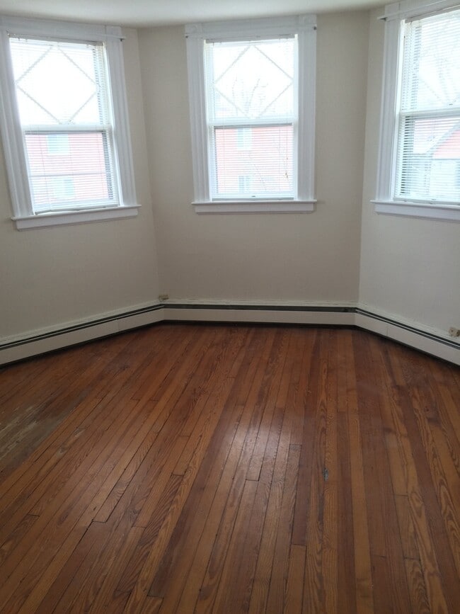 Building Photo - 38/40 Kenyon