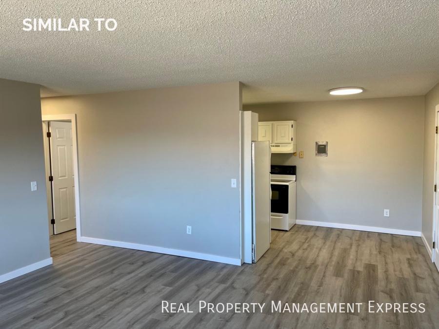Building Photo - Newly Renovated 2 Bedroom Apartment