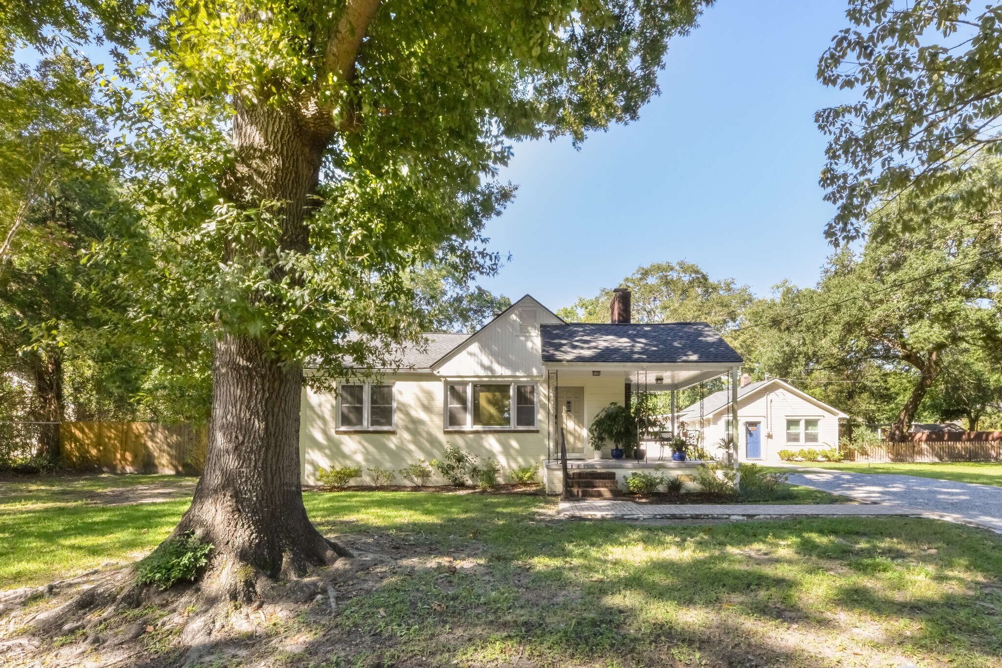 Building Photo - 29 Oak Forest Dr