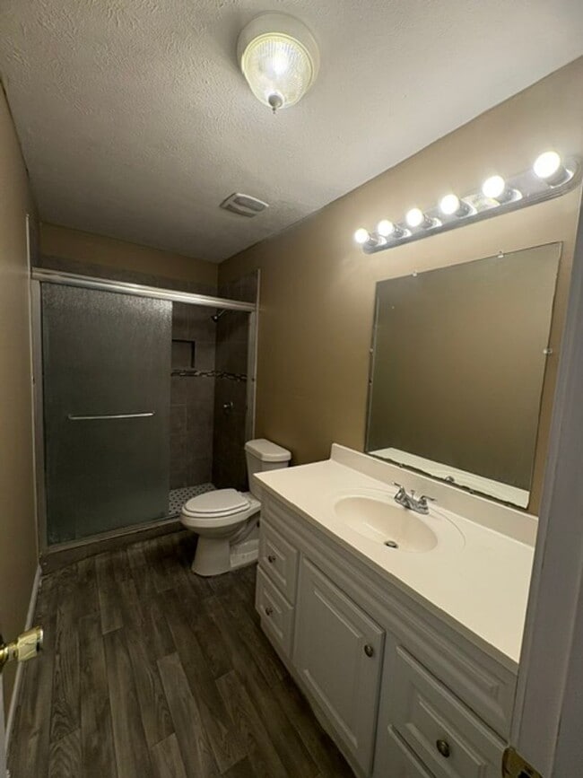 Building Photo - Renovated 3 Bedroom 2 Bath Home for Rent!!