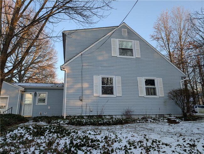 Building Photo - 703 Avondale St