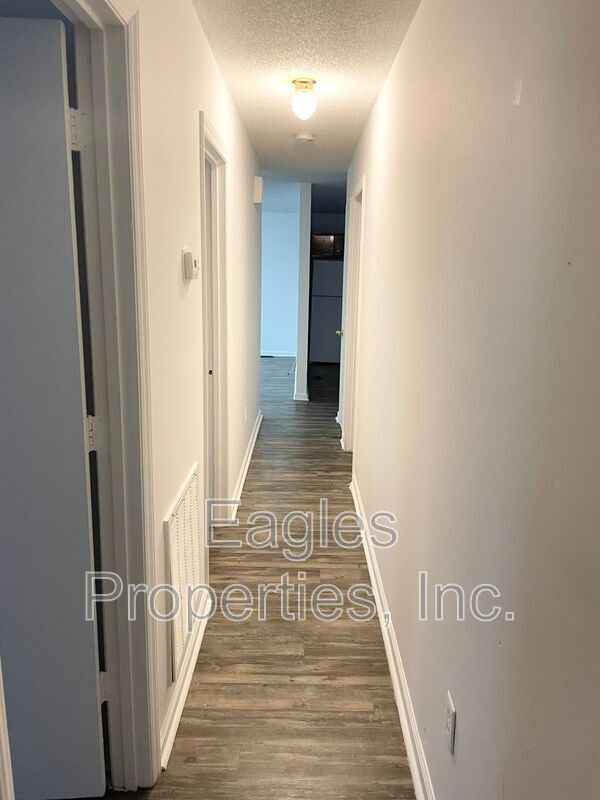 Building Photo - 1401 Dakota Ave