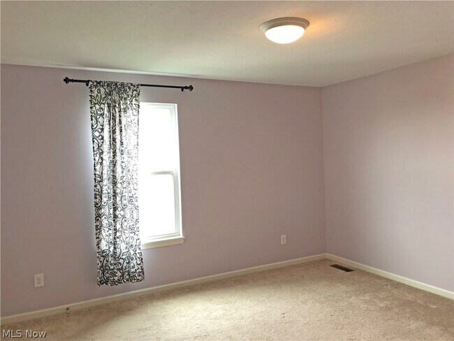 Building Photo - 3696 Kenway Blvd