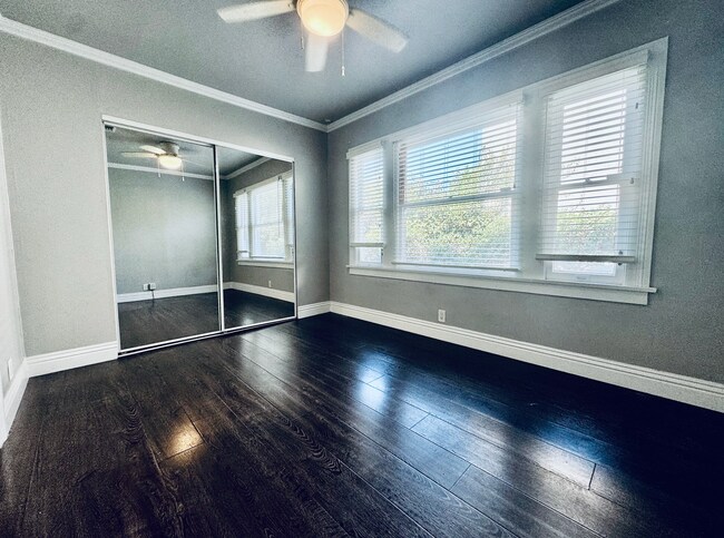 2nd bedroom / office. - 1007 S Plymouth Blvd