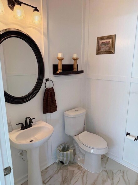 Building Photo - 12236 Fairlawn Dr