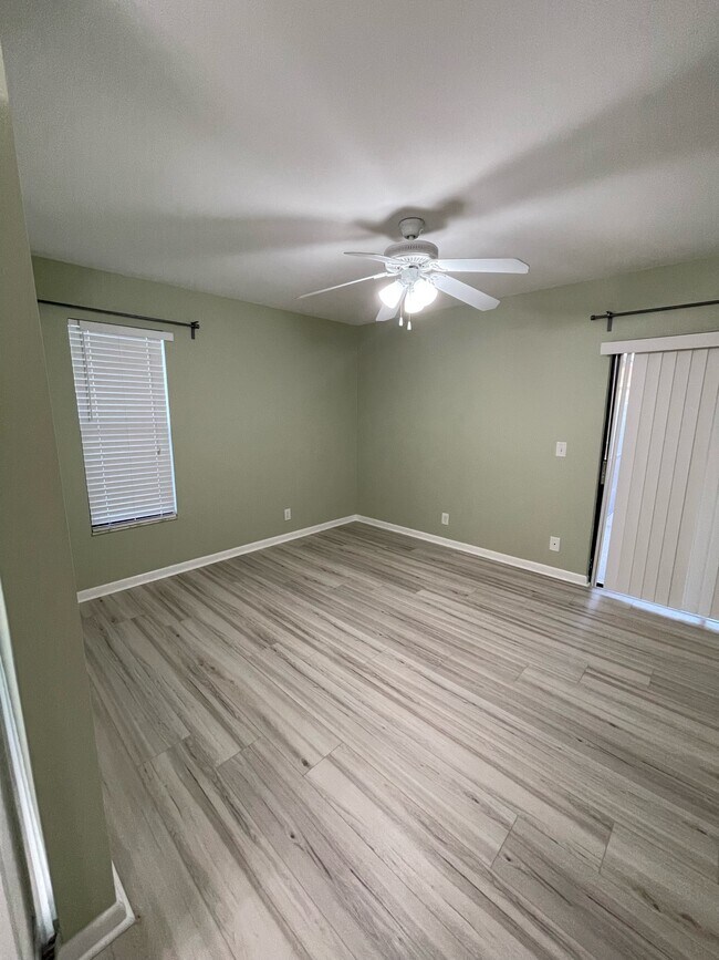 Building Photo - 104 Lakewood Dr Apt 21 C
