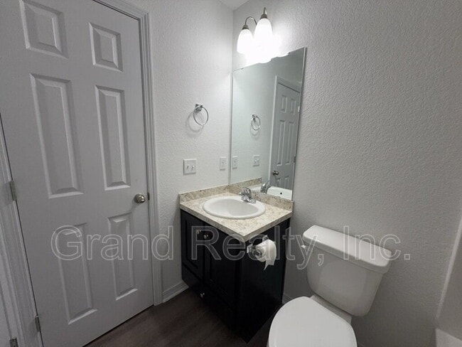 Building Photo - 5206 McCallister St