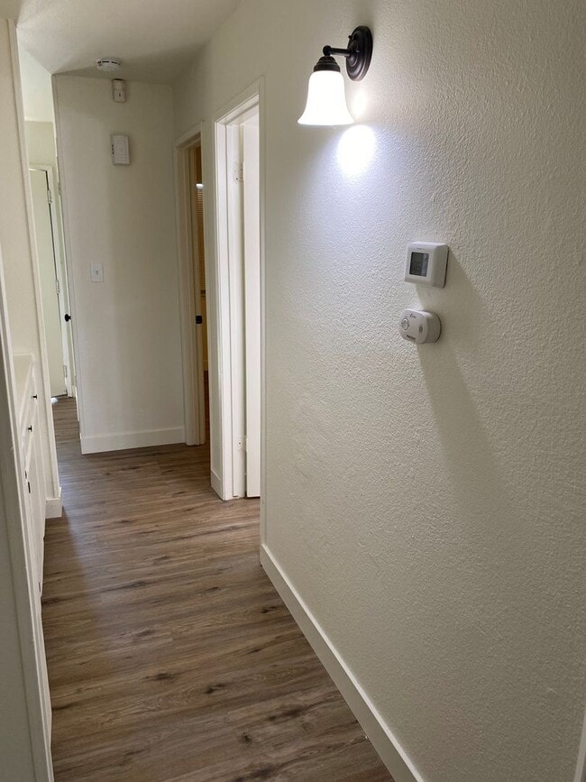 Building Photo - 5917 Stone Bridge Ln