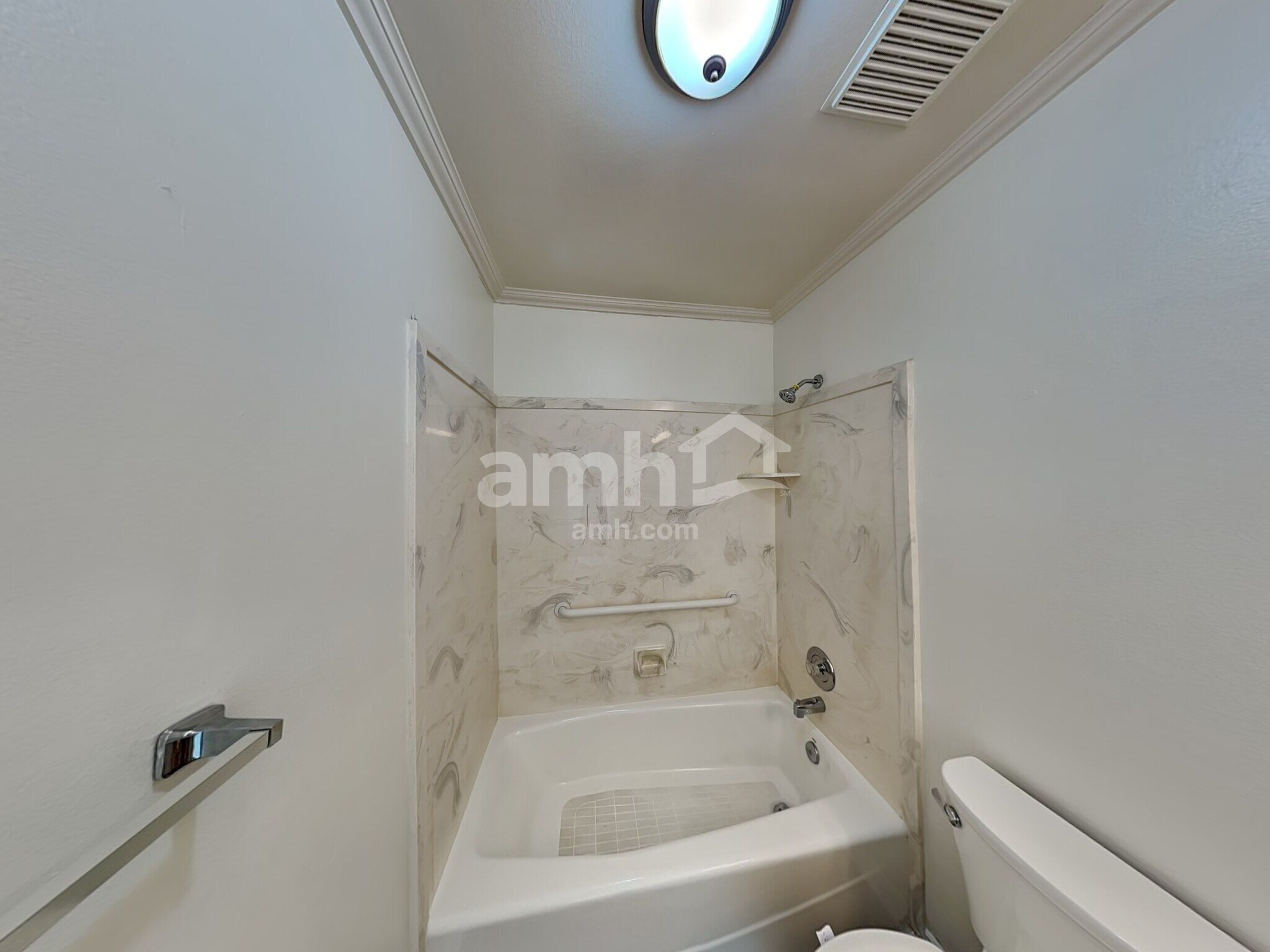 Building Photo - 523 E Center St