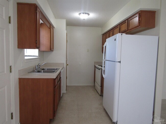 Building Photo - 509 Wood Crest Way