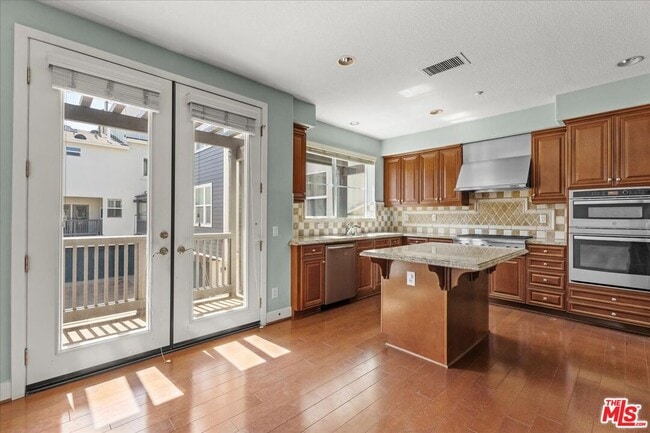 Building Photo - 6010 S Celedon Creek